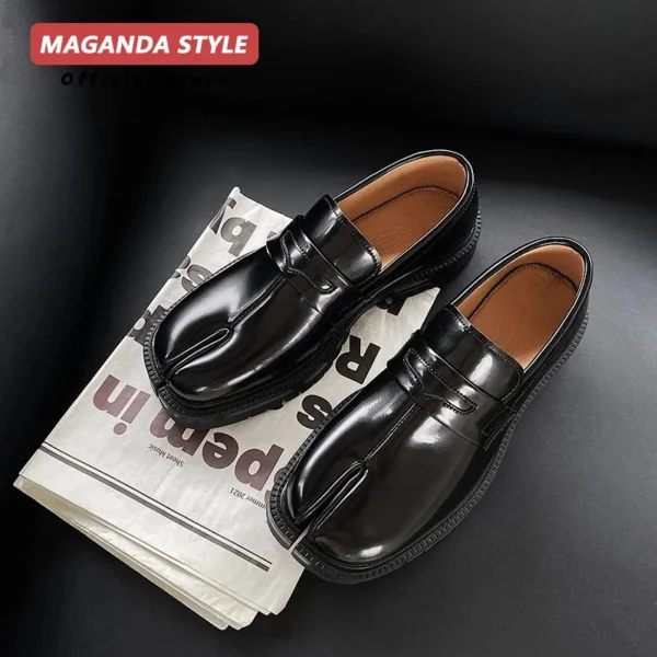 Maganda Tabi Shoes Loafer for Men and Women Split Toe Thick Sole Casual Leather Shoes - Image 3