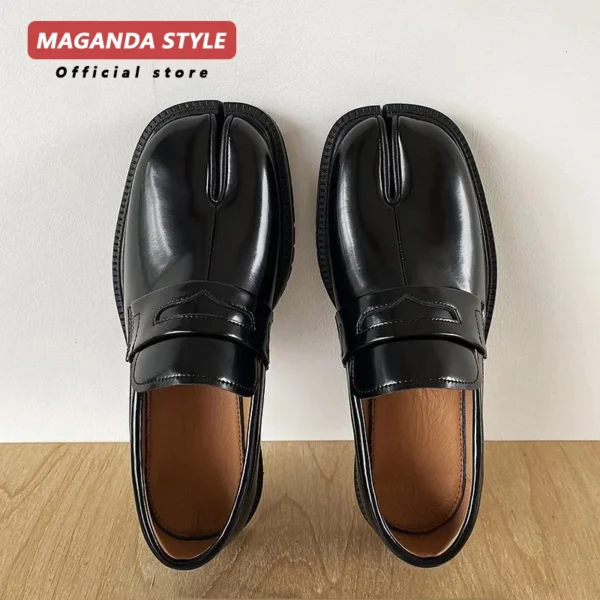 Maganda Tabi Shoes Loafer for Men and Women Split Toe Thick Sole Casual Leather Shoes