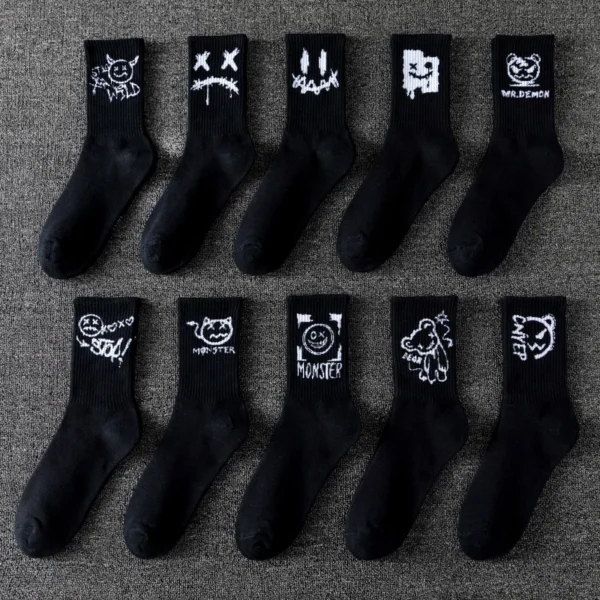 10 pairs of men's sports socks, casual, breathable, and versatile. Ghost face graffiti personalized socks - Image 3