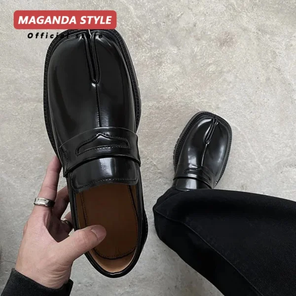 Maganda Tabi Shoes Loafer for Men and Women Split Toe Thick Sole Casual Leather Shoes - Image 2